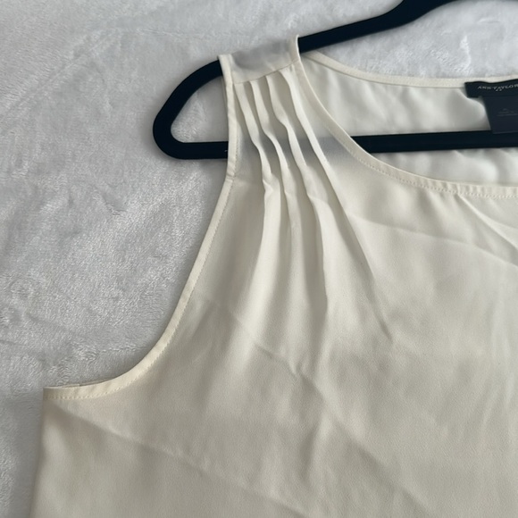 Ann Taylor Ruffle Women's Top - Picture 8 of 9